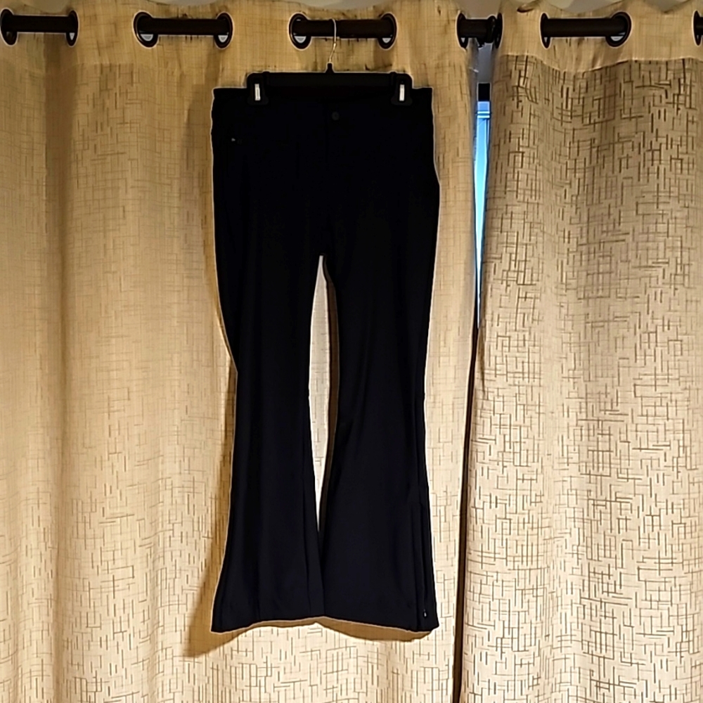 Obermeyer Bond Ski Pants, Black, Size 6 Short.